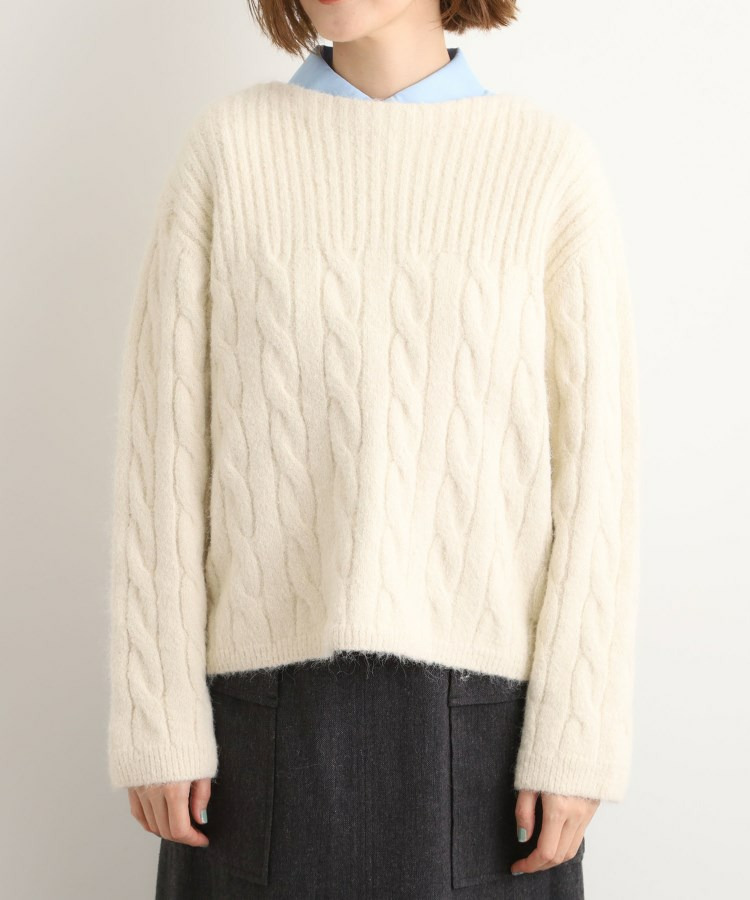 ふんわり包み込む ケーブルボートネックニット18