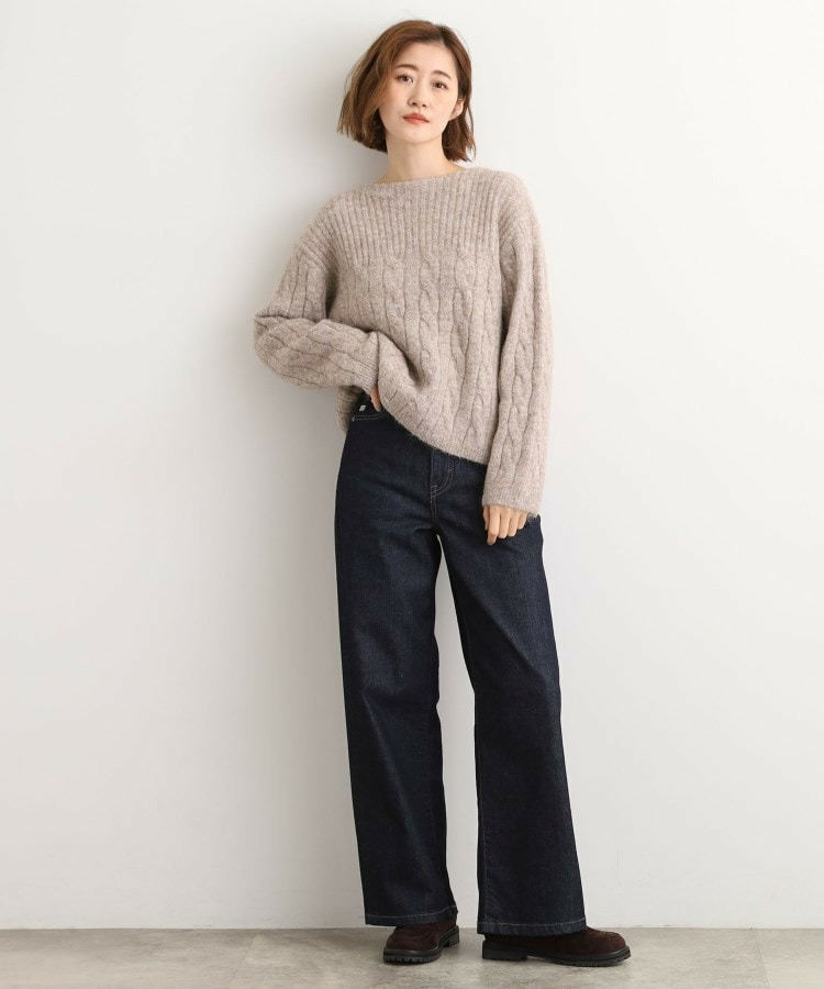 ふんわり包み込む ケーブルボートネックニット9