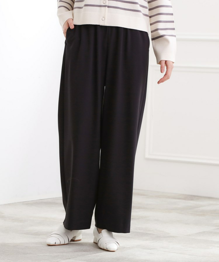 きれい見えとイージーな着心地を両立した、ウエストシャーリング ワイドパンツ1