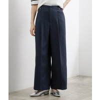 シンプルを品よく格上げ　サイドビットワイドパンツ