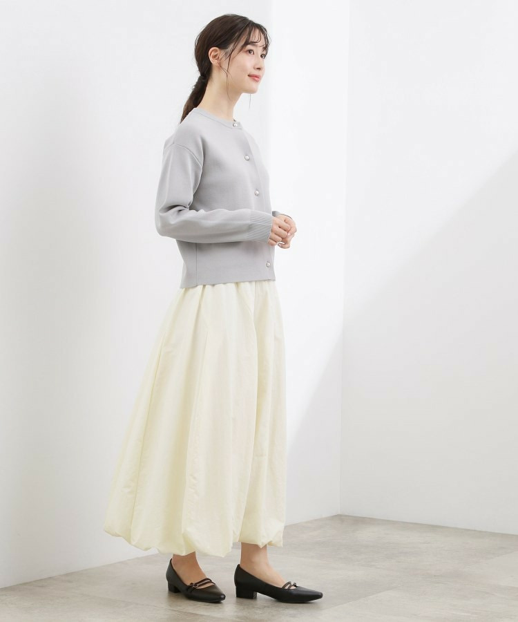 軽やかに揺れて、旬のムードを纏う エスカルゴバルーンスカート10