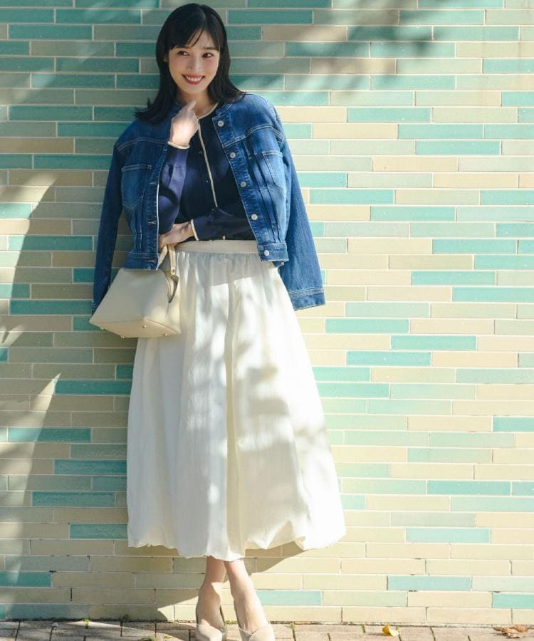 軽やかに揺れて、旬のムードを纏う エスカルゴバルーンスカート6