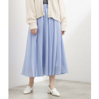 動くたびに表情が生まれる　軽やかストライププリーツスカート