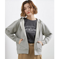 軽やかに羽織れてシーズンレスに活躍！　大人のジップパーカー