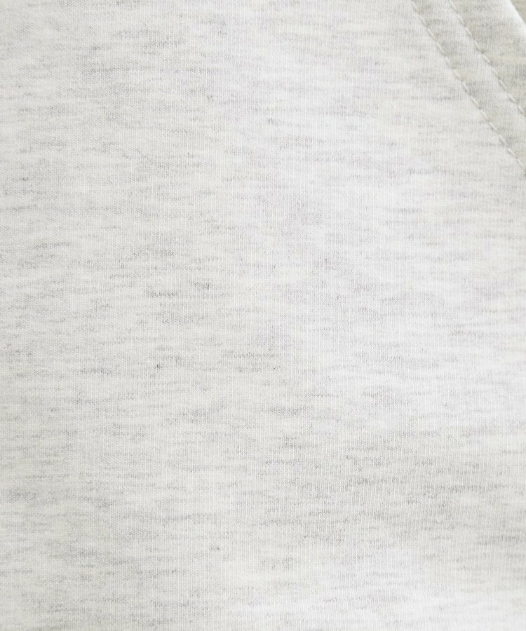 軽やかに羽織れてシーズンレスに活躍! 大人のジップパーカー5