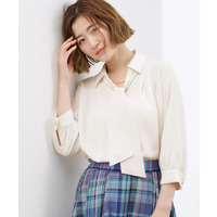 【貴島明日香さん着用・洗える】チャーム付きマルチWAYボウタイブラウス