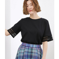 【二の腕カバー】袖口透かし刺繍Tシャツ