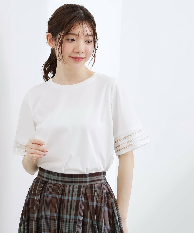 【二の腕カバー】袖口透かし刺繍Tシャツ2