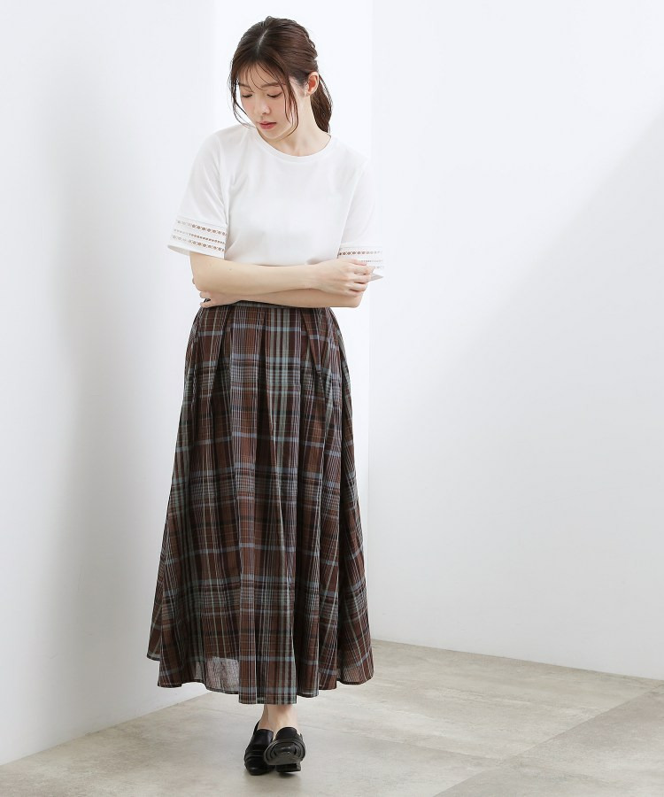 【二の腕カバー】袖口透かし刺繍Tシャツ4