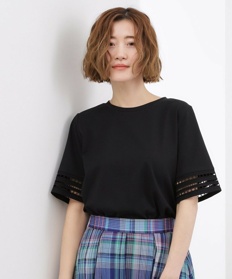 【二の腕カバー】袖口透かし刺繍Tシャツ6