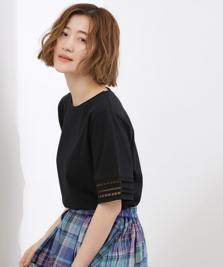 【二の腕カバー】袖口透かし刺繍Tシャツ7