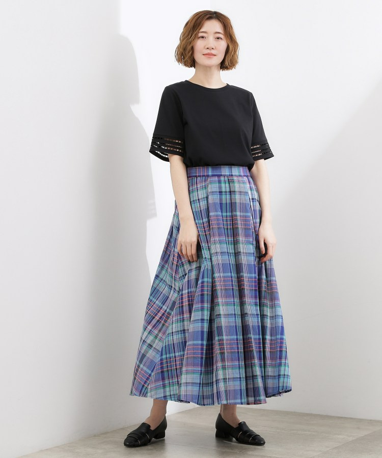 【二の腕カバー】袖口透かし刺繍Tシャツ8