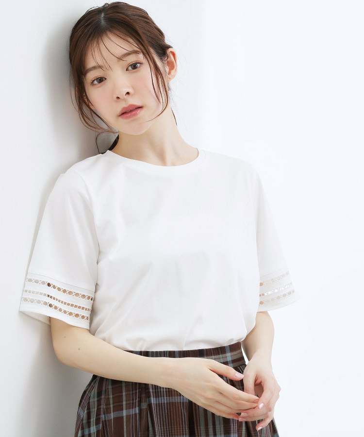 【二の腕カバー】袖口透かし刺繍Tシャツ1