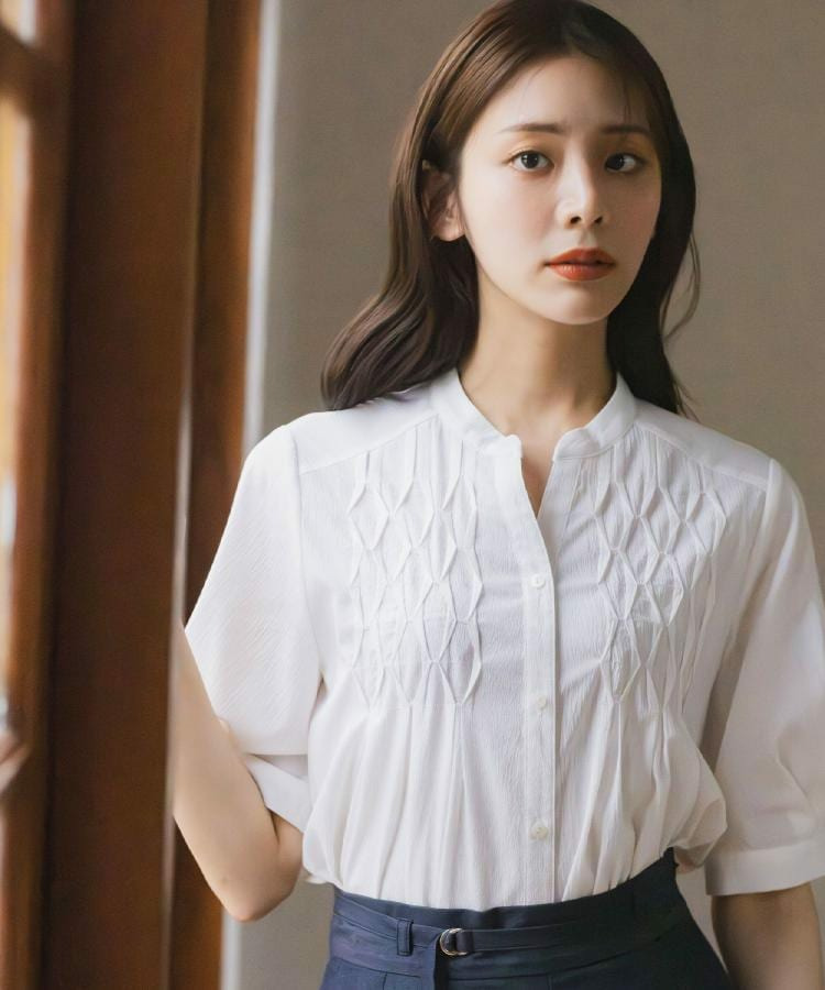 スモッキングタックブラウス