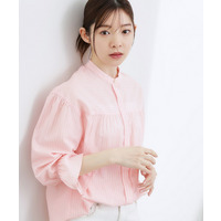 【貴島明日香さん着用／イージーケア／接触冷感】麻ブレンドスタンドギャザーシャツ