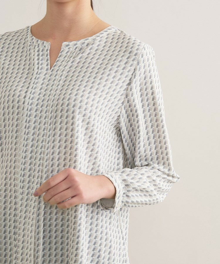 【セレモニー/洗える/透けにくい】ジオメ柄プリントブラウス23