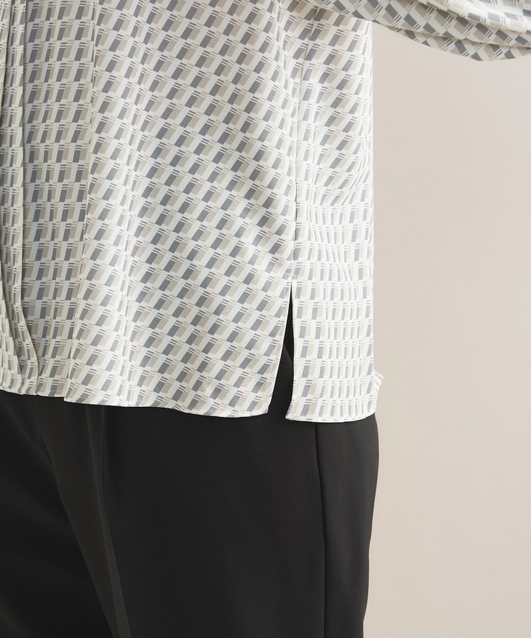 【セレモニー/洗える/透けにくい】ジオメ柄プリントブラウス24