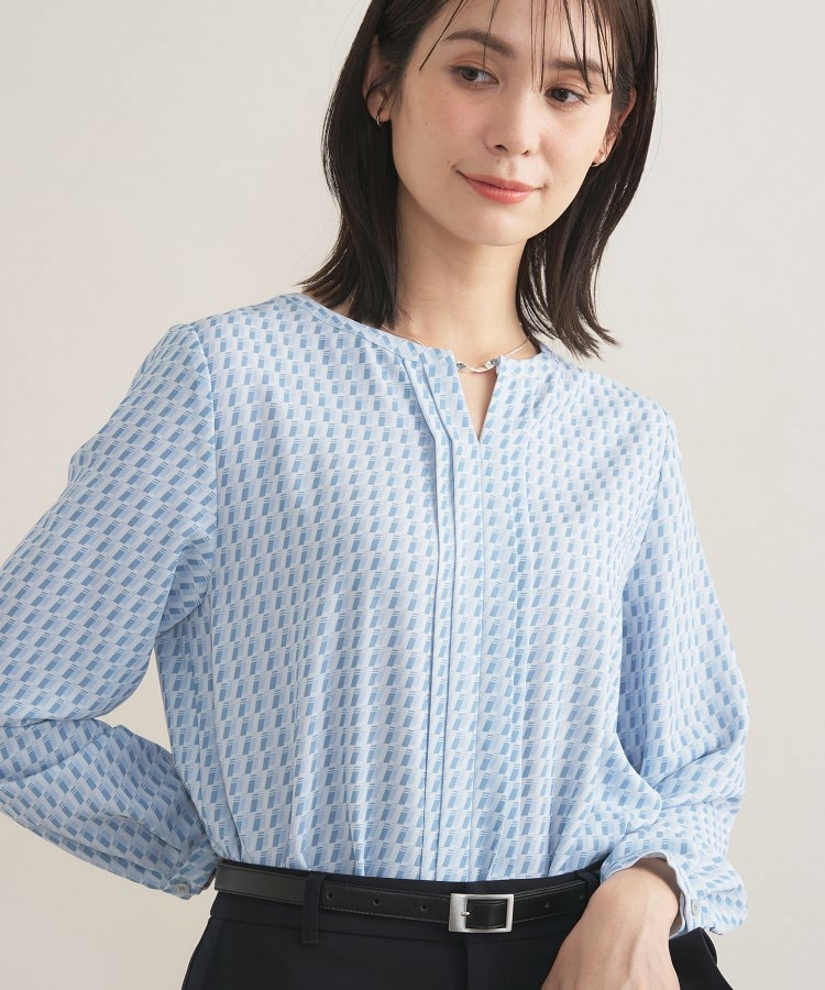 【セレモニー/洗える/透けにくい】ジオメ柄プリントブラウス1