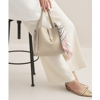 【合皮／ミドルサイズ】春カラーフォルムバッグ