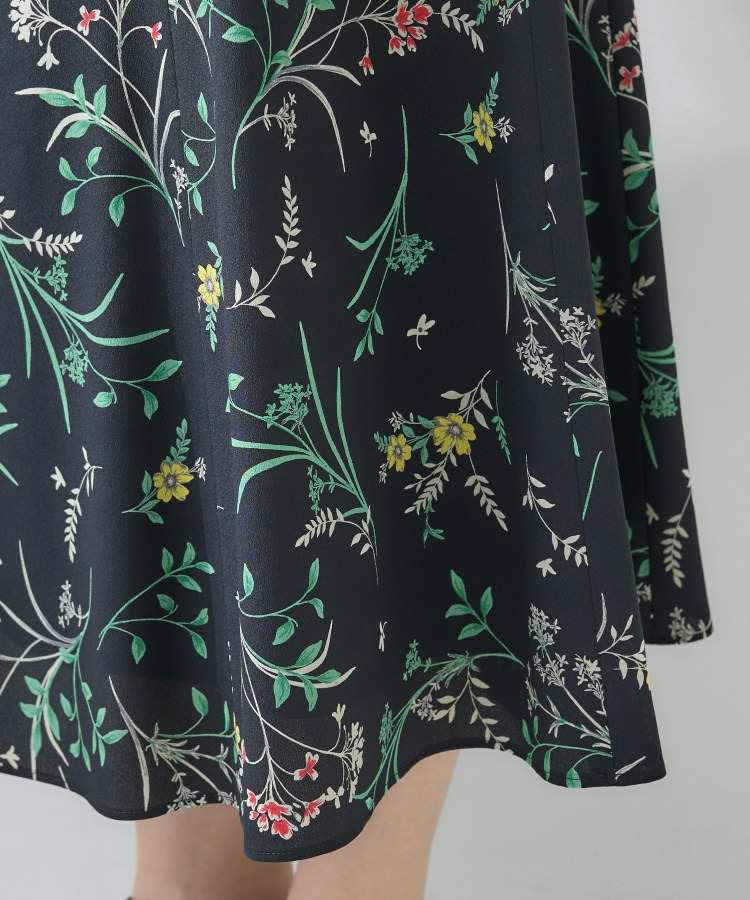 【SETUP可能】モダンフラワー柄フレアスカート16