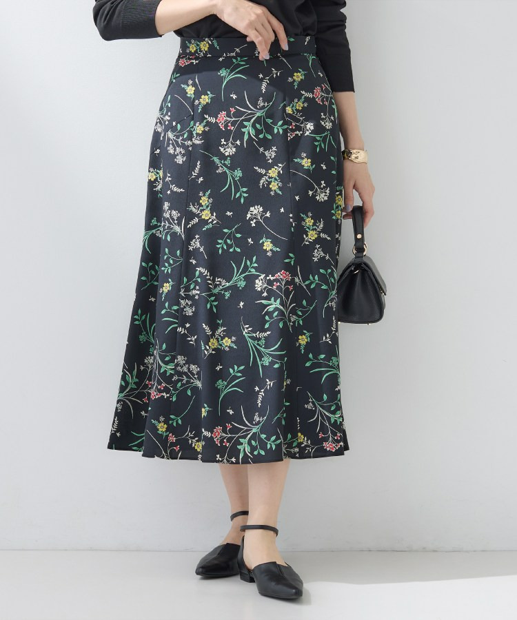 【SETUP可能】モダンフラワー柄フレアスカート1