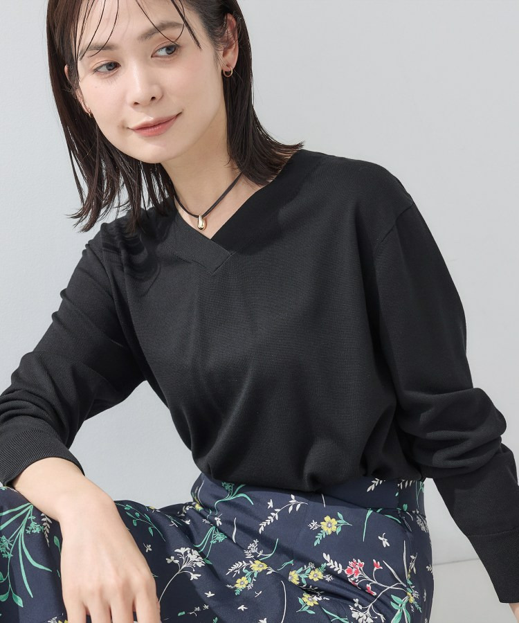 【シルク混】きれいめVネックニット