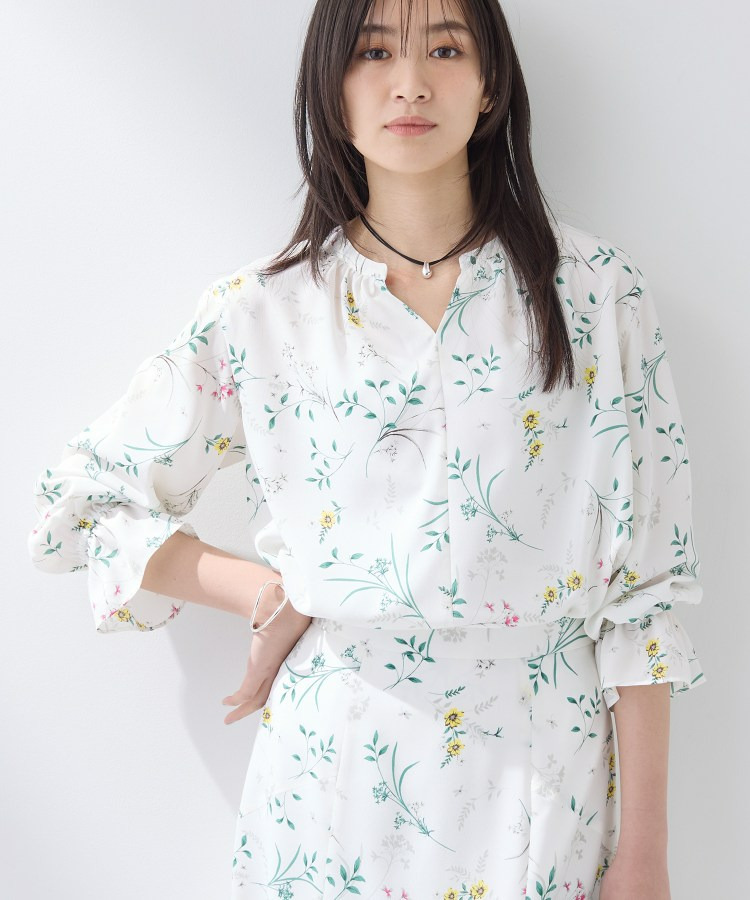 【SETUP可能】モダンフラワー柄キャンディスリーブブラウス3