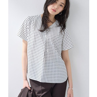 【洗える／UVケア】幾何学柄＆無地 タックVネック 半袖ブラウス