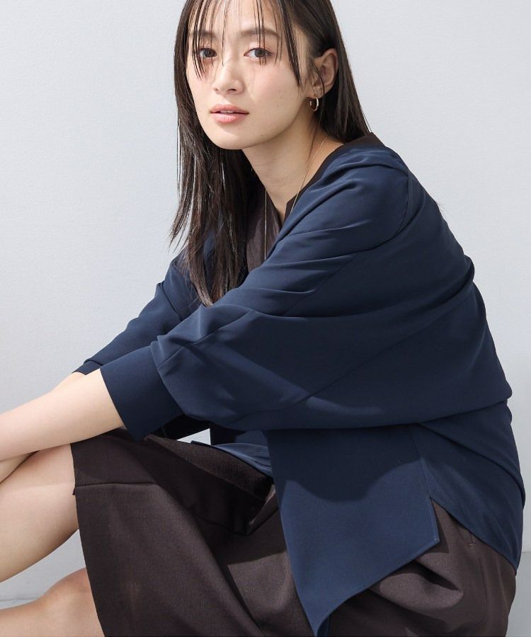 【洗える/UVケア/マットサテン】Vネックドルマンスリーブブラウス1