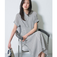 【洗える】無地＆チェーン柄 シャーリングサッカーワンピース