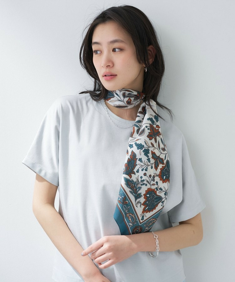 【60cm四方】リーフ柄スカーフ1