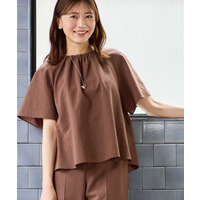 【UVカット／接触冷感／マシンウォッシュ可／吸水速乾／セットアップ可／夏の通勤におすすめ】ネックギャザータックブラウス