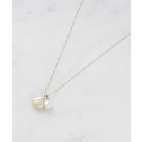 【チェーン長さ調節可】リーフパーツ×淡水パールネックレス