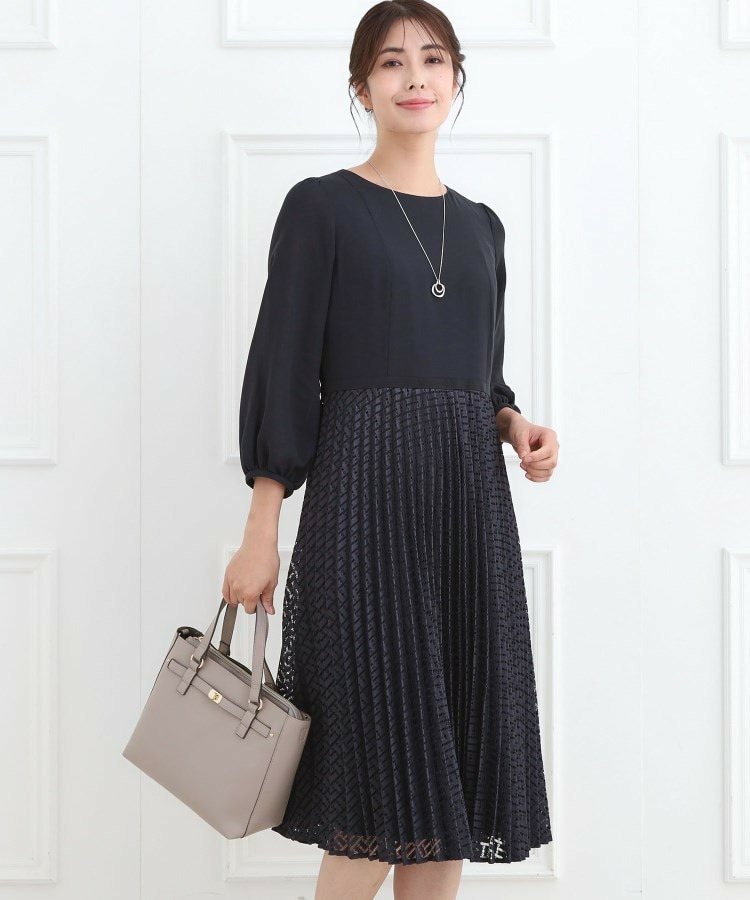 【フォーマル/入卒/一枚で着映え◎】シフォン×幾何柄レースプリーツワンピース1