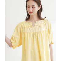 ギャザーデザインブラウス