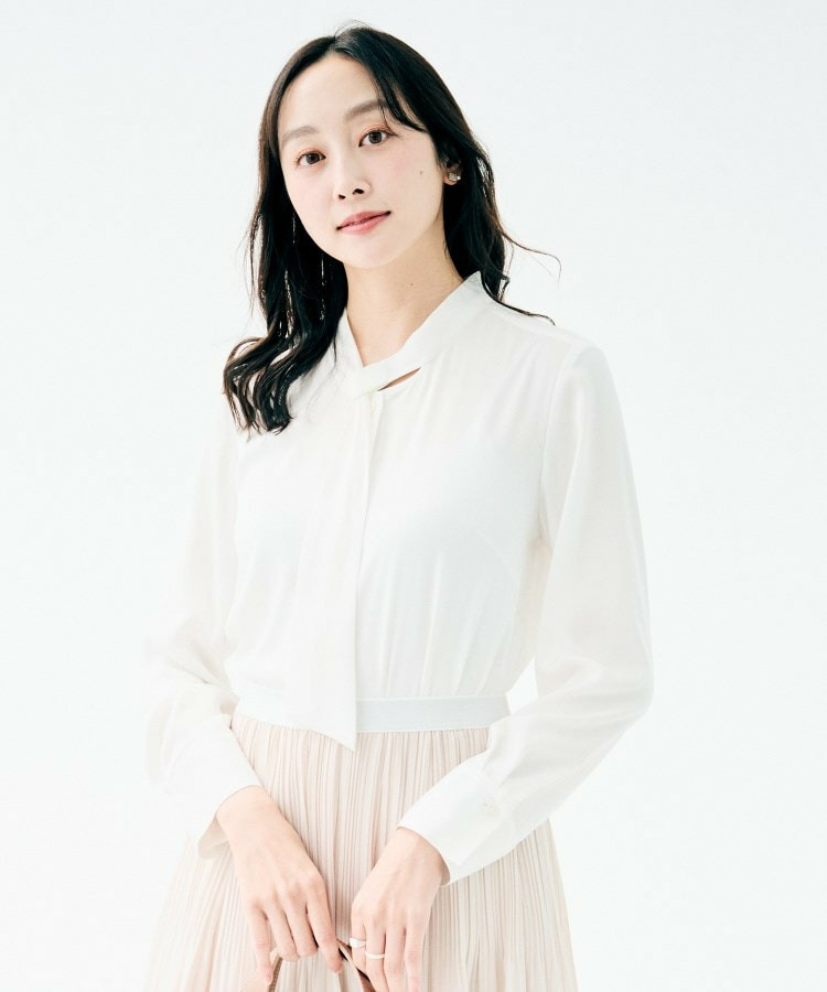 ボウタイブラウス1