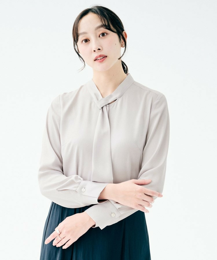 ボウタイブラウス1