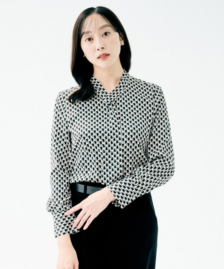 ボウタイブラウス1