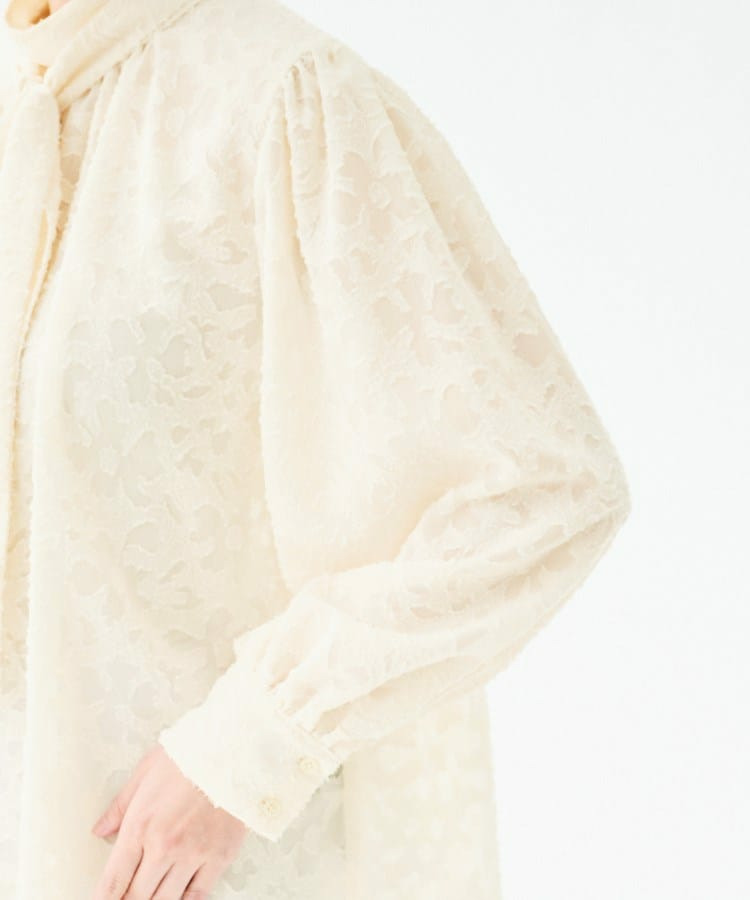 カットジャカード ボウタイブラウス25