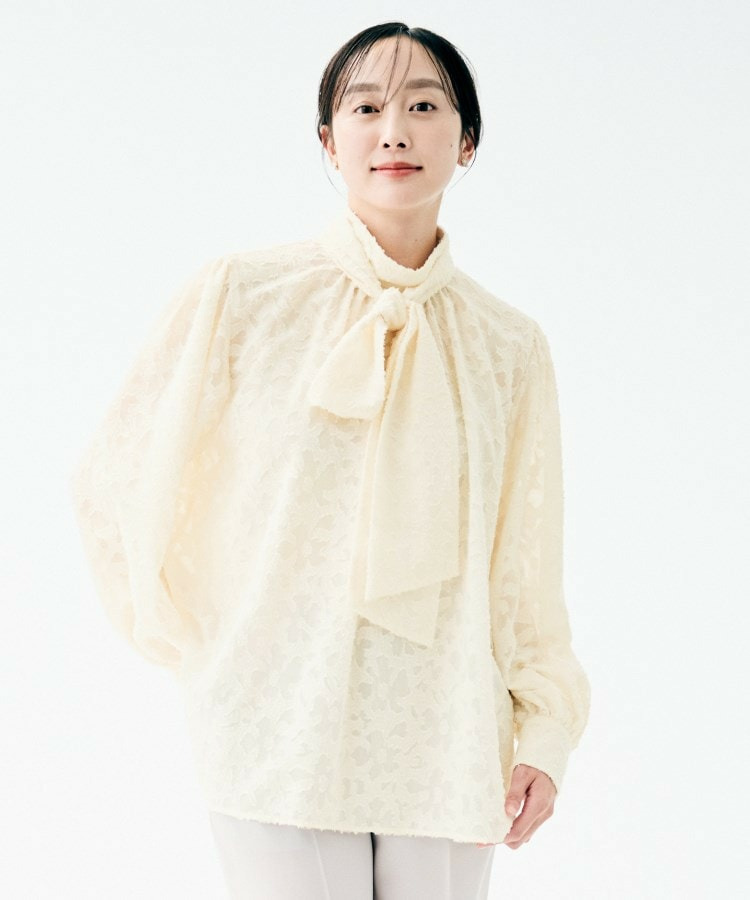カットジャカード ボウタイブラウス3