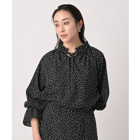 ランダムドットブラウス