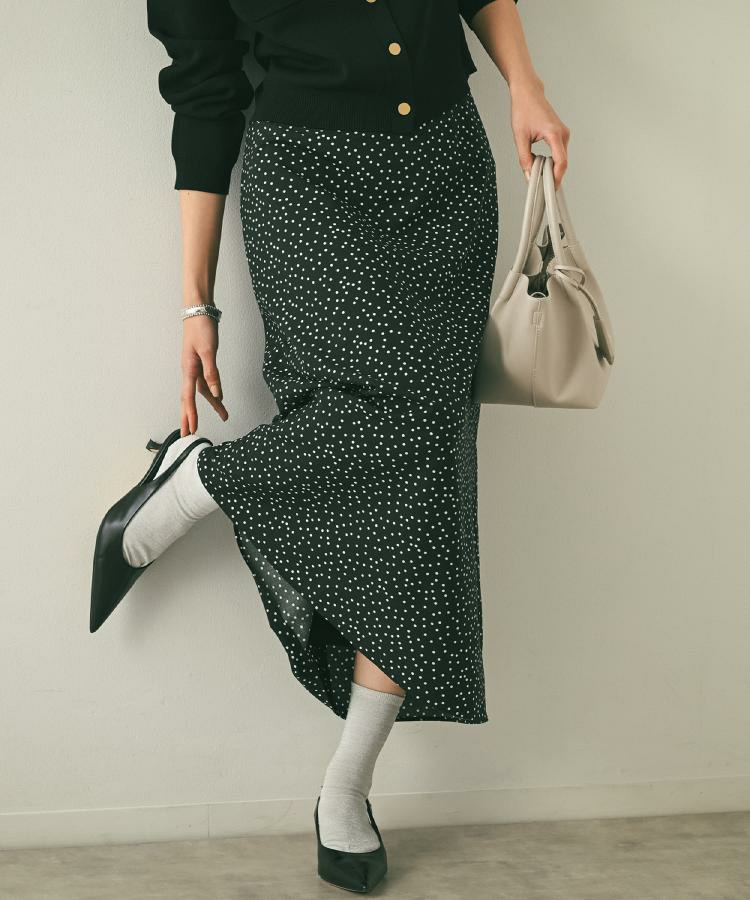ランダムドットスカート