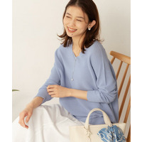 ドライタッチVネックニット