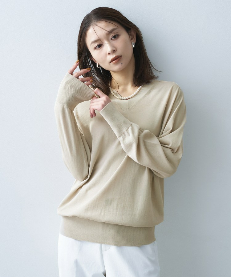 シアーVネックニット