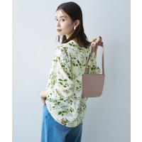 ボタニカルブラウス