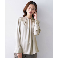 サテンドレープブラウス