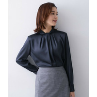 サテンドレープブラウス