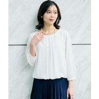 タックブラウス