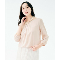 タックブラウス