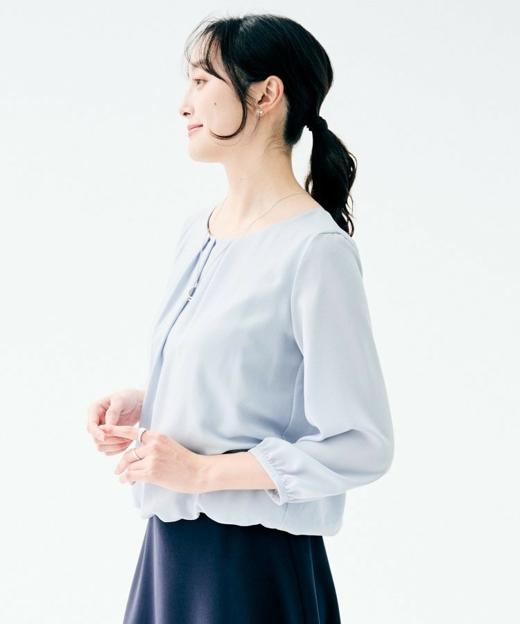 タックブラウス16